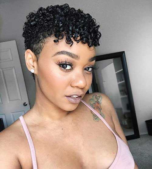 Kurze Pixie Haarschnitte für Schwarze Frauen
